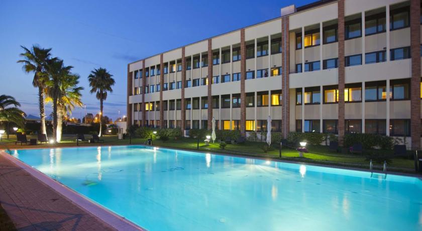 Mercure Leonardo Da Vinci Rome Airport Hotel