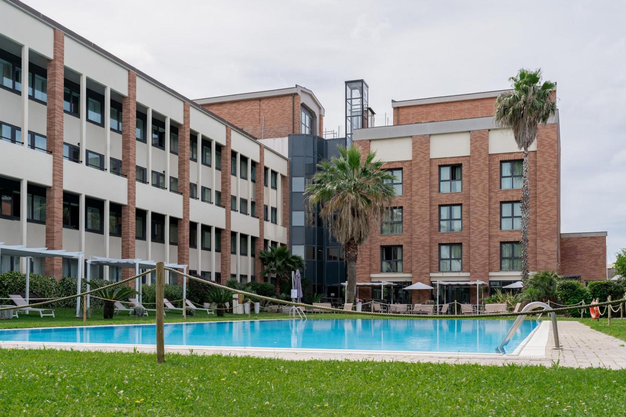 Mercure Leonardo Da Vinci Rome Airport 4* Fiumicino