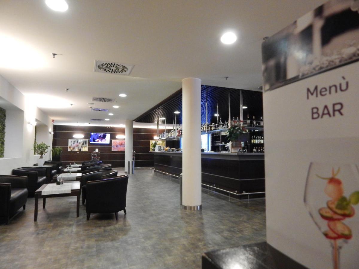Hotel Mercure Leonardo Da Vinci Rome Airport 4*